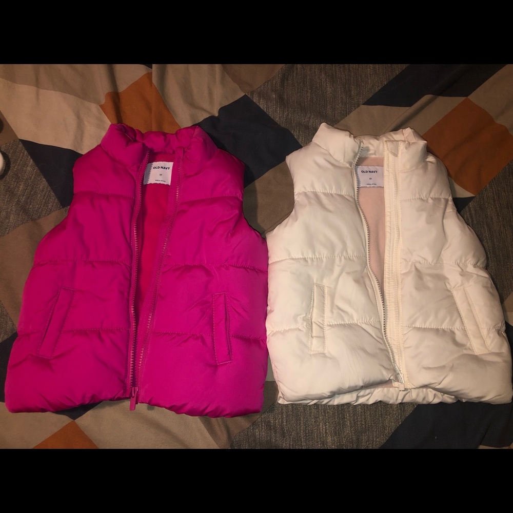 Gap 3T puffer vests